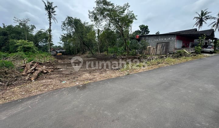 Tanah Tepi Jalan Raya dengan Nilai Investasi Stabil