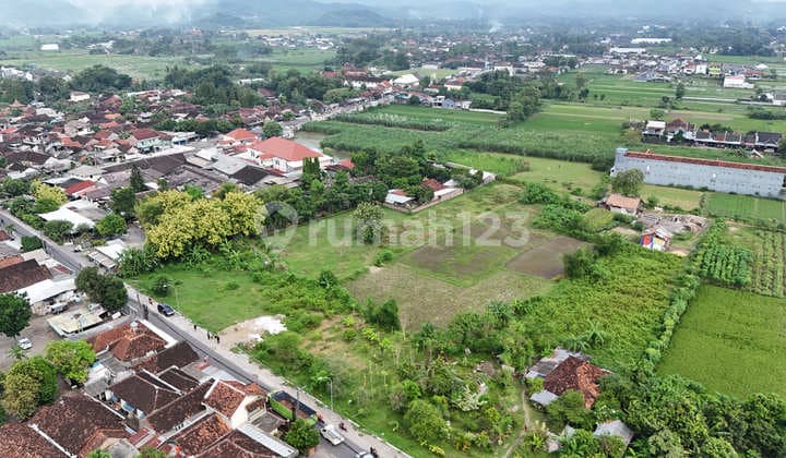 Dijual Tanah dekat KAMPUS UAD 4 Yogyakarta, Mangku Jalan Utama