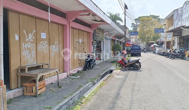 Ruko 2 Unit S G Strategis di Pasar Jampiroso Temanggung Ruko
