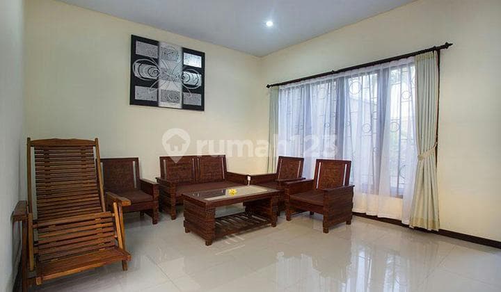 Villa Jual Lokasi Gatot Subroto Barat