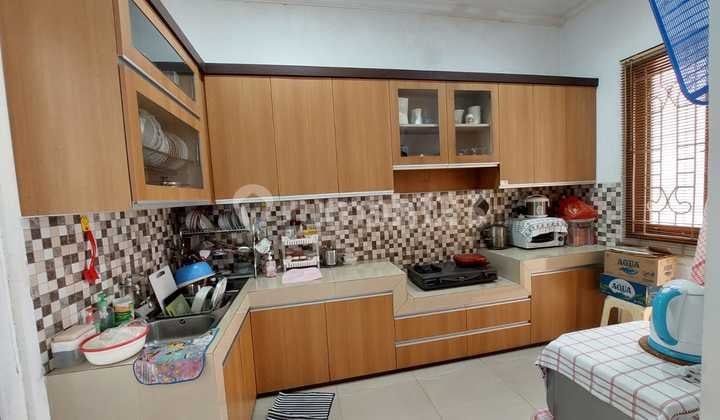 SHM House in Sector 7C, Semi-Furnished, Light Steel Roof, UPVC Windows.