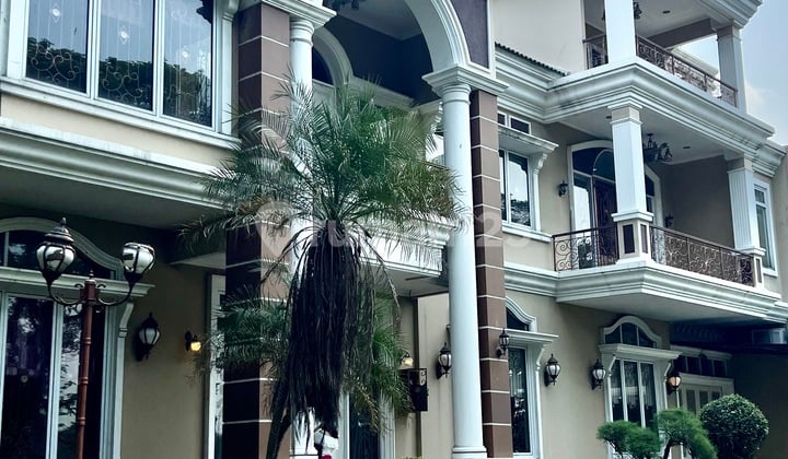 Rumah Sultan Kamar Besar Parkir 16 Mobil Serenade Lake View Danau