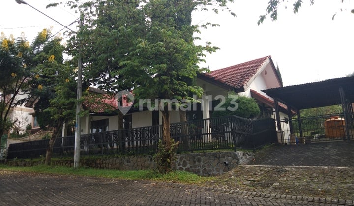 Jual Villa Panderman Batu Malang