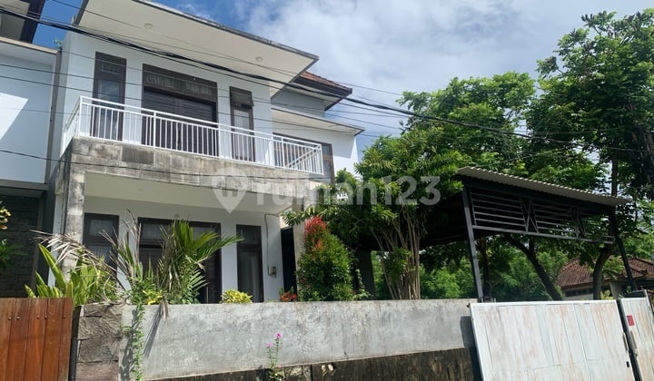 Rumah Cantik Dan Nyaman Di Kutuh Rumah di Jl. Gunung Payung No. 1, Kutuh, Kuta Selatan, Badung, Bali, Indonesia, 80361, Kutuh