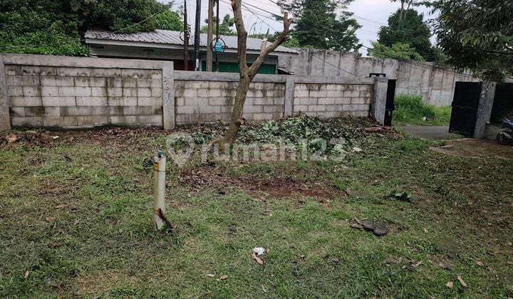 Tanah Rata. Perimeter Wall. Asphalt Road Access for 2 Cars. Adjacent to Golf and Real Estate. Very Green and Developing. Close to Jagorawi Toll Gate.