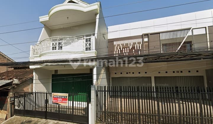 Gajah Raya Semarang Office, Strategic Location, Always Busy, Suitable for Business. Renovated Like New.