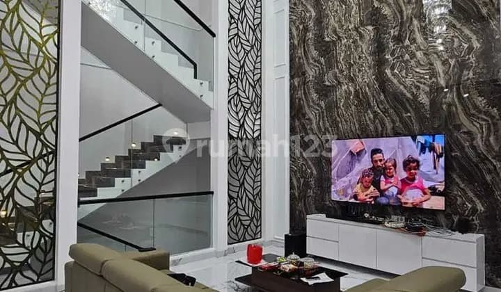 Rumah 3 Lantai Full Renovasi The Springs Scarlet Gading Serpong BSD City Tangerang Banten