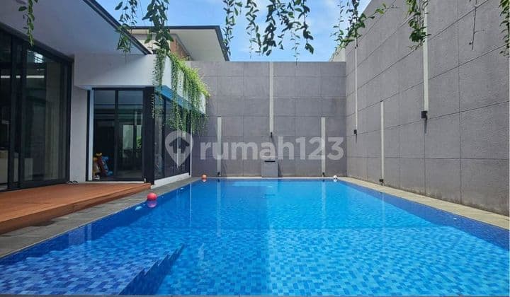 Rumah 3 Lantai Full Renovasi Nava Park Layton Bsd City Gading Serpong Tangerang Banten