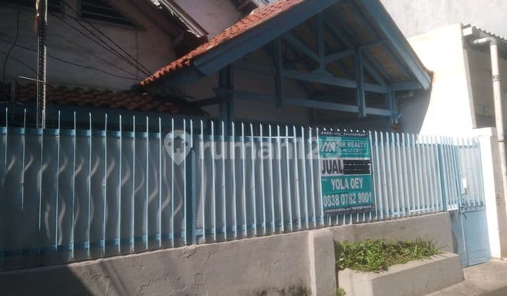 House in Tubagus Angke, affordable transportation access