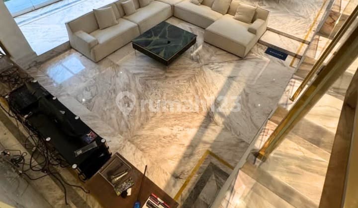 Rumah Graha Famili Blok W New, Full Furnish, Full Marmer, Lift