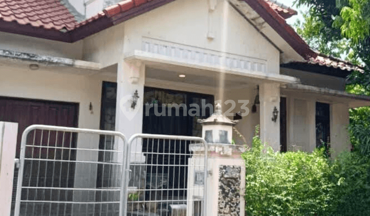 Dijual Rumah SHM Graha Family Kondisi 90% baik