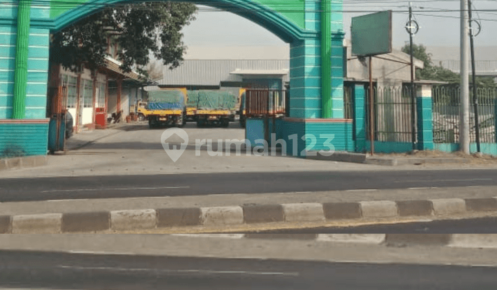 Gudang Trowulan Mojokerto strategis Akses simpangan Tronton