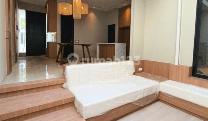 For Sale at a Loss Pelican Hill Citraland House Semi Furnished luxury