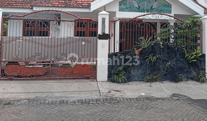 Dijual Rumah Lama Hitung Tanah Dibangun Ulang Darmo Harapan Utara