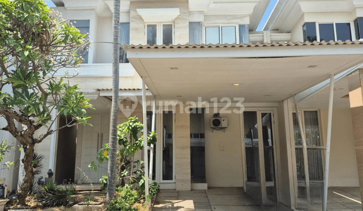 DIJUAL RUMAH SHM LARIZ WOOD SEMI FURNISH PAKUWON INDAH