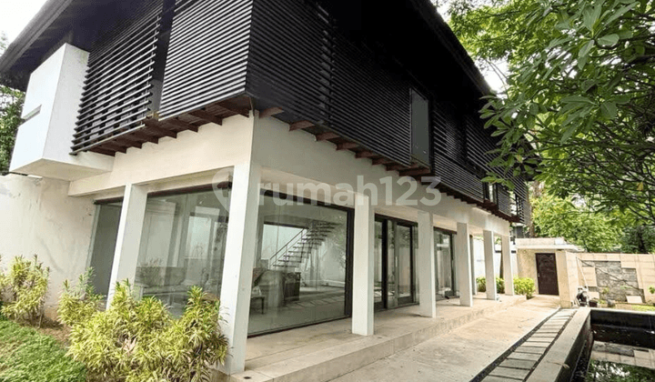 FOR SALE: Hook ISEN DARMO HARAPAN House with Swimming Pool