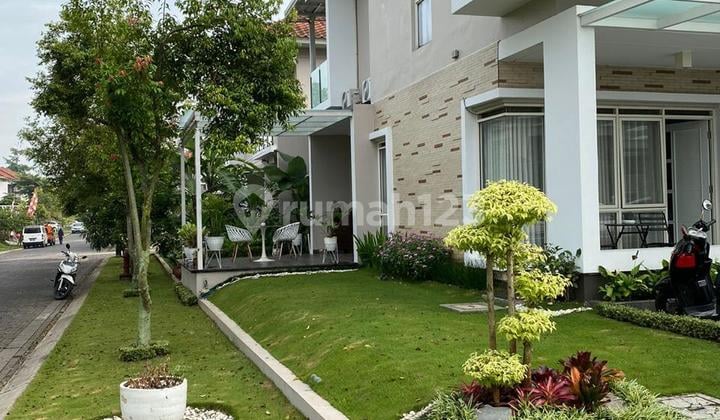 Jual Rumah Hook 2 Lantai Kota Baru Parahyangan