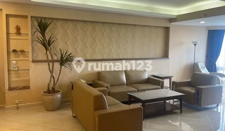 Kondominium Taman Anggrek,3+1 Bedrooms, Furnish Bagus
