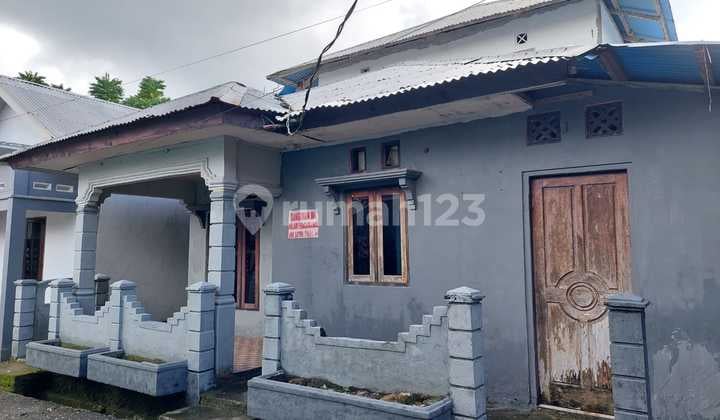 Rumah Siap Huni 100 m2 di Ambon Nyaman Strategis Rumah Siap Huni 100 m2 di Ambon Nyaman Strategis