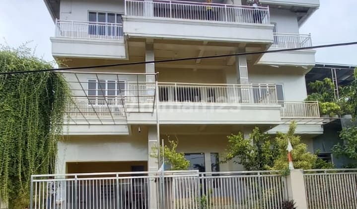 Rumah 3 Lantai Cocok untuk Asrama atau Kantor di Oebobo - NTT!