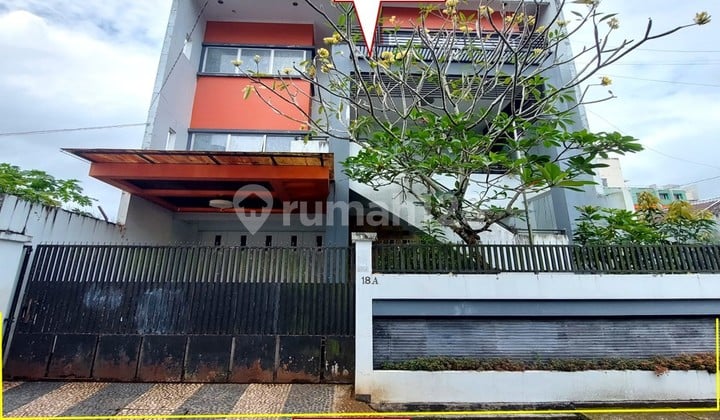 Dijual Rumah 3 Lantai Siap Huni Berlokasi Strategis di Ambon1