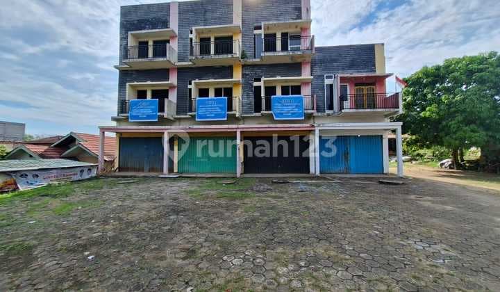 For Sale 3 Strategic Location Shophouse Units on H. Ismail Malik Street.