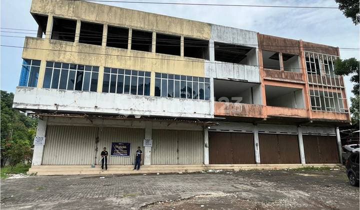 4 Ruko 3 Lantai di Manado – Cocok untuk Usaha & Kantor!