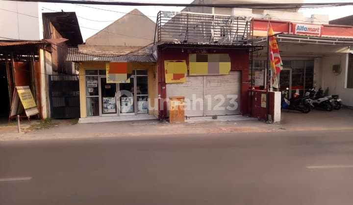 Rumah Usaha + 2 Toko Siwalankerto