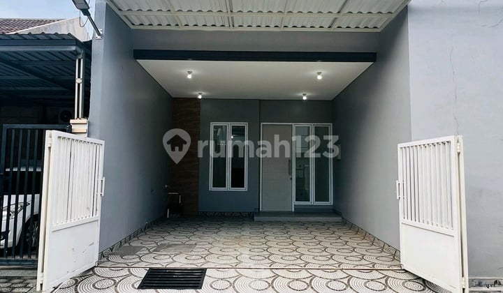 Rumah Baru 2 Lantai Pondok Tjandra Sidoarjo Siap Huni