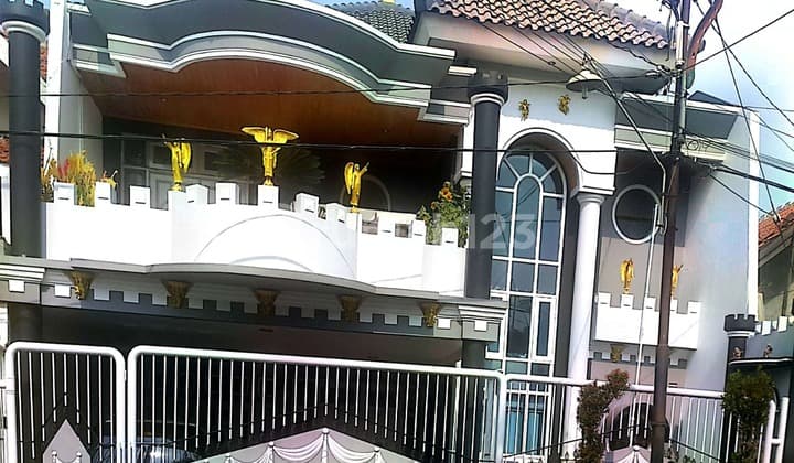 Rumah Mewah Rungkut Asri tengah kota