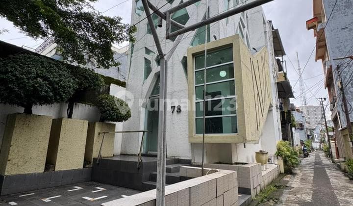 For Quick Sale 1 Office Unit can be used for a Home, and Business Place, Central City of Makassar