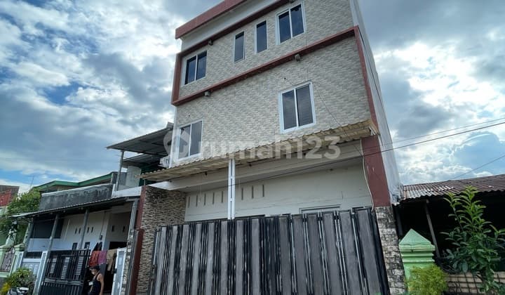 Dijual Cepat Rumah 3 Lantai Di Kompleks Pao Pao Depan Satu Sama Hertasning