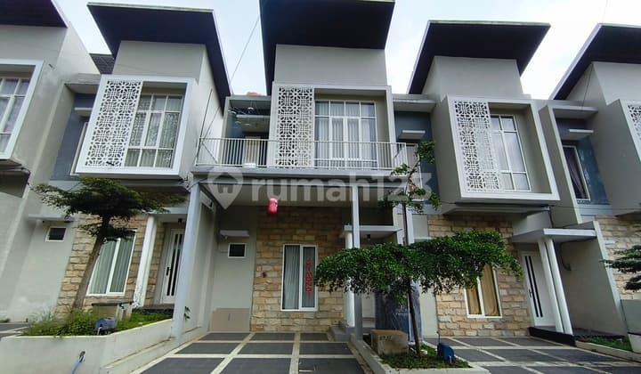 Villa Kota Batu 800 Juta An Dekat Bns dan Alun Alun Batu Full Furnished