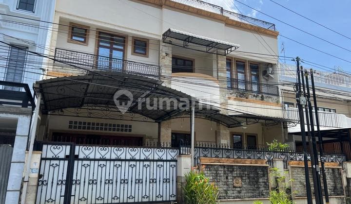 Villa 3 Lantai Siap Huni Jl Gandhi