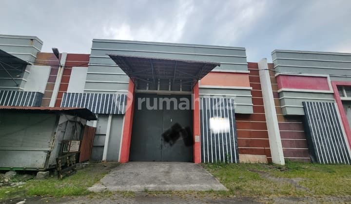 Gudang Siap Pakai di Kim 3