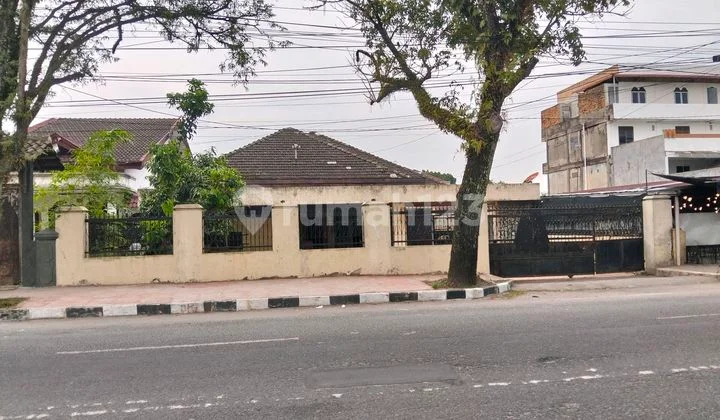 Rumah Luas 587M2 di Jl Abd Lubis SHM