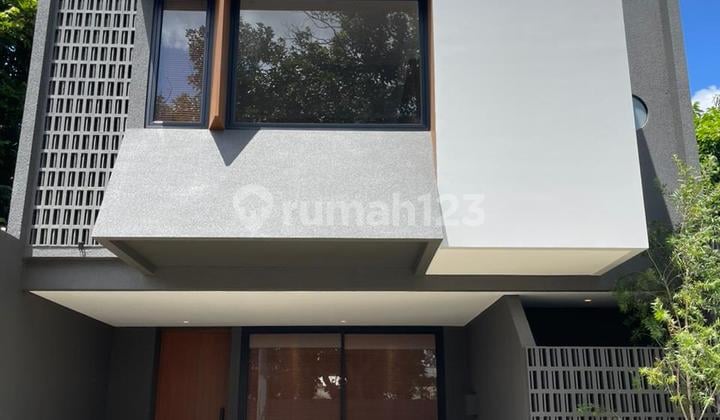 Rumah 2 Lantai Rempoa Strategis Dekat Jaksel