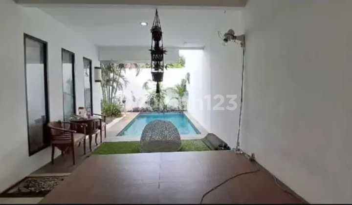 Rumah Mewah Full Furnished Bebas Banjir Daerah Jaksel