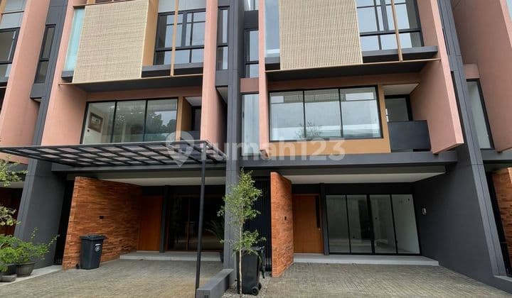 Dijual New Town House Sisa 1 Unit Strategis Daerah Ampera