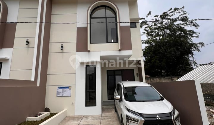 Rumah Mewah Baru Lokasi Strategis Area Cirendeu