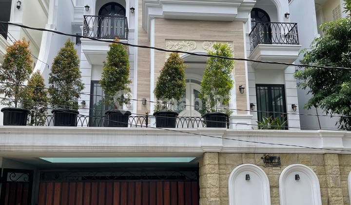 Rumah Mewah Baru Jadi Ada Swimming Pool Daerah Cilandak
