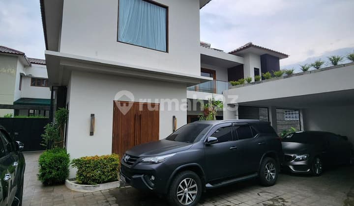 Rumah Mewah Modern Strategis Area Pondok Labu Jaksel