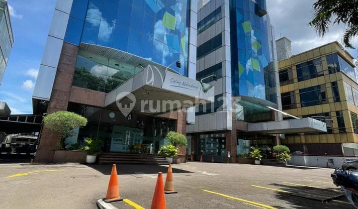 Office Building for 500 Employees. Suitable for Ministries, State-Owned Enterprises, Embassies.