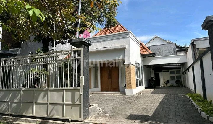 Sewa/jual Rumah Klasik Tengah Kota Jln.bawean.surabaya Sewa/jual Rumah Klasik Tengah Kota Jln.bawean.surabaya