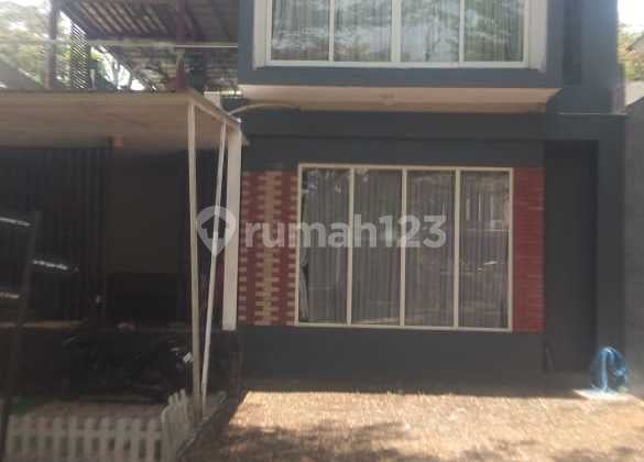 Villa 2 Lantai. Tamandayu Malang