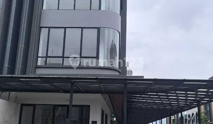3-Story Shophouse One Arcade Citraland Surabaya