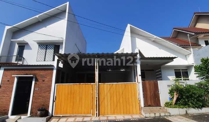 Rumah Luas di Tengah Kota Malang Dijual Murah