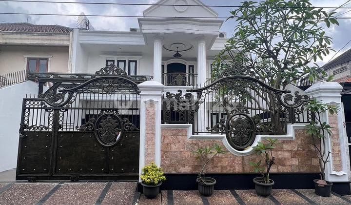Rumah Mewah Bergaya American Classic Modern di Jakarta