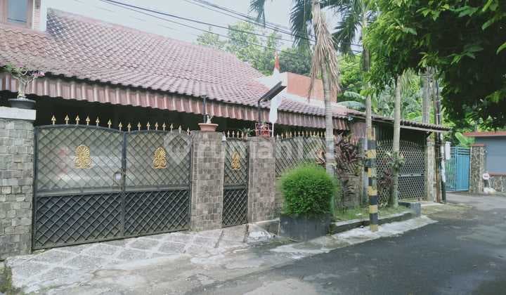 Dijual cepat rumah dengan paviliun di Pamulang