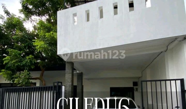 Rumah Modern Dalam Komplek Ciledug